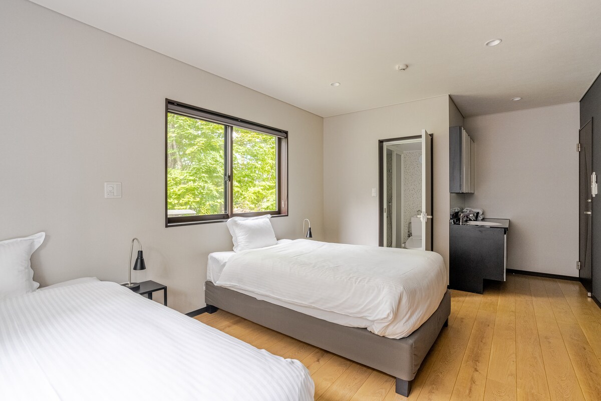 6e4913b0-c837-4529-99b6-d6c2239f0252