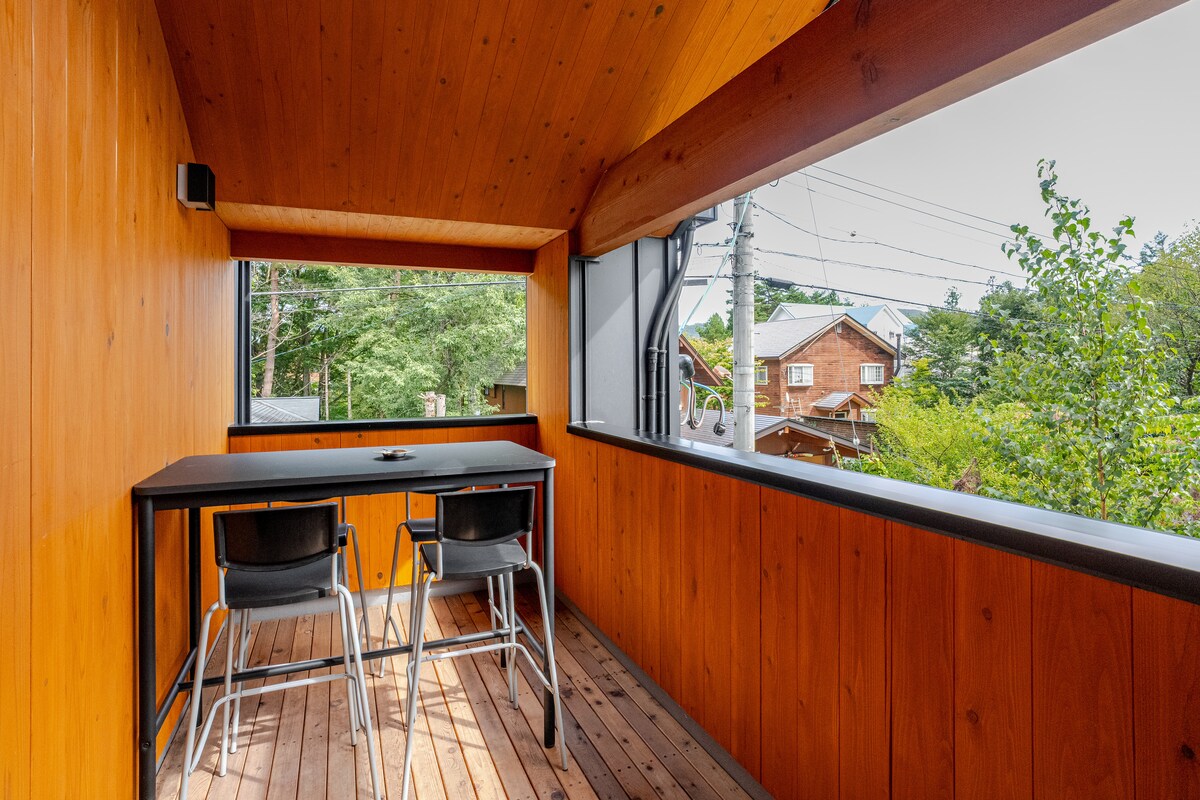 7e092f76-bc18-45f4-857b-8bddef3be2bf