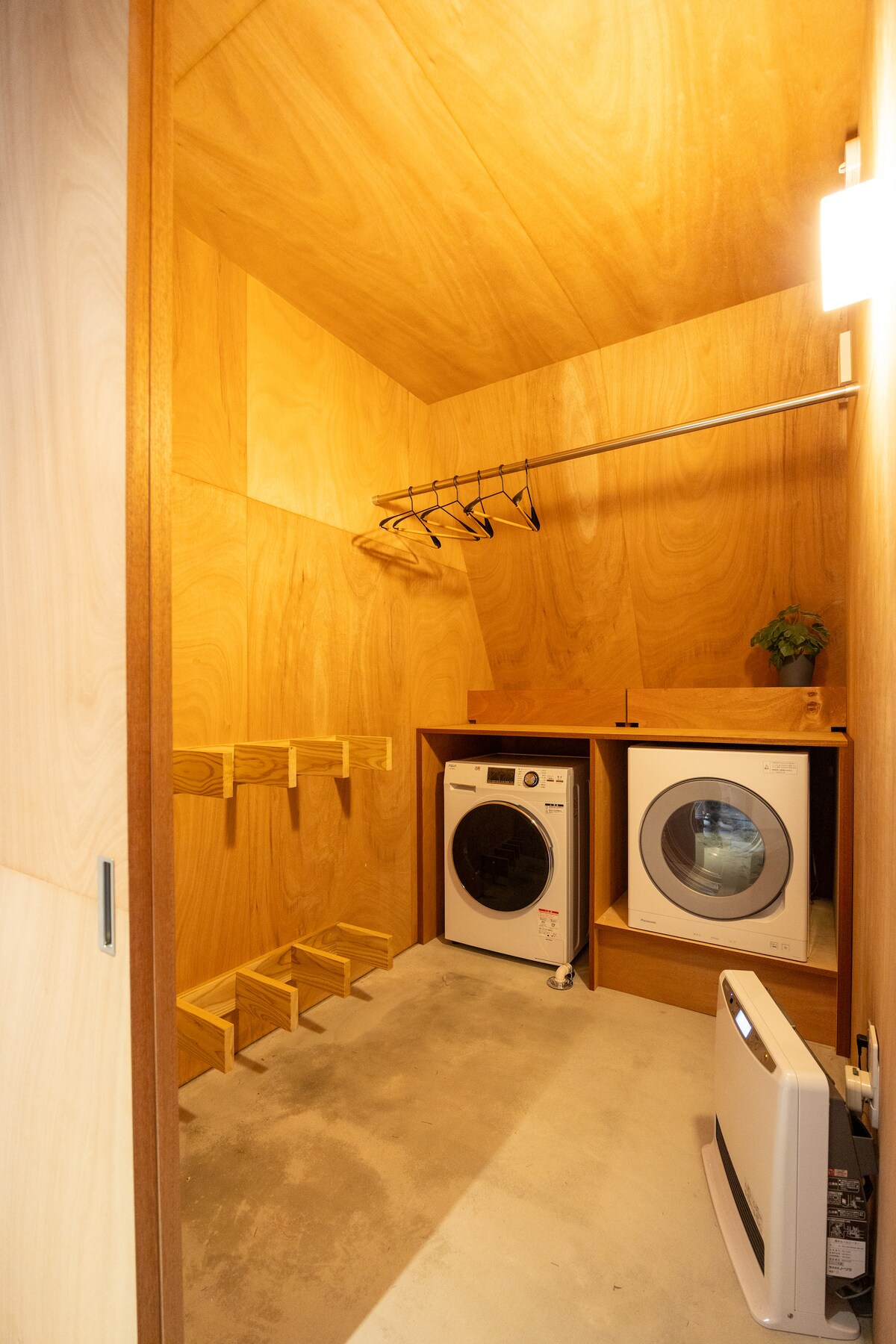 83205c1e-0b99-4373-8d38-64161e62e0b8