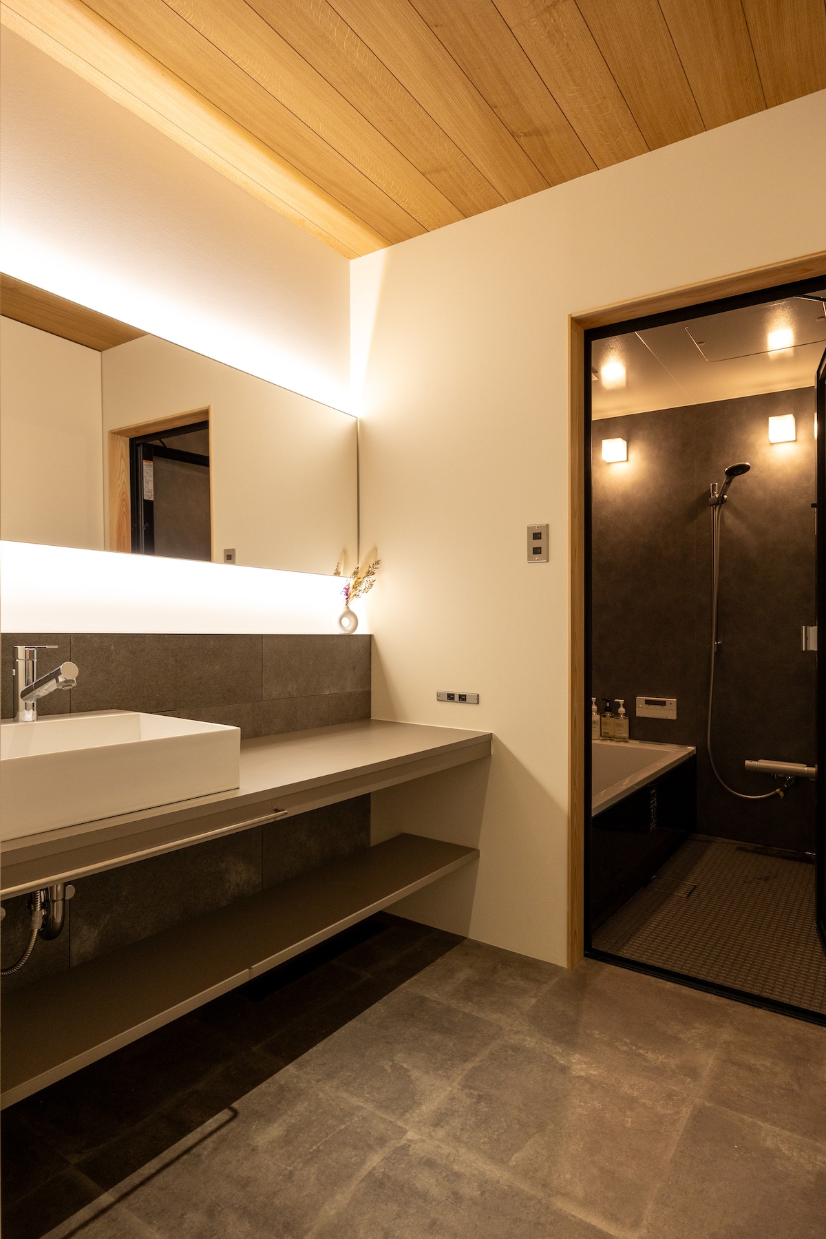 84eefec8-591b-42ef-9fa8-9015cff06c11