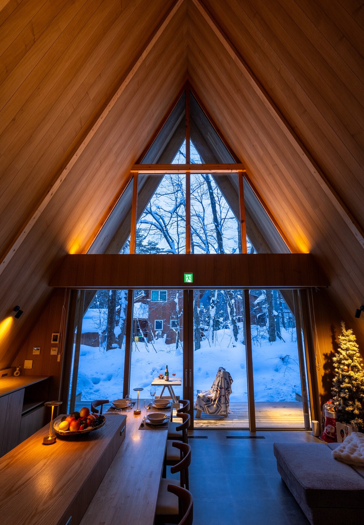 e61e06d4-5b4a-4680-98c0-fb31978ecf48