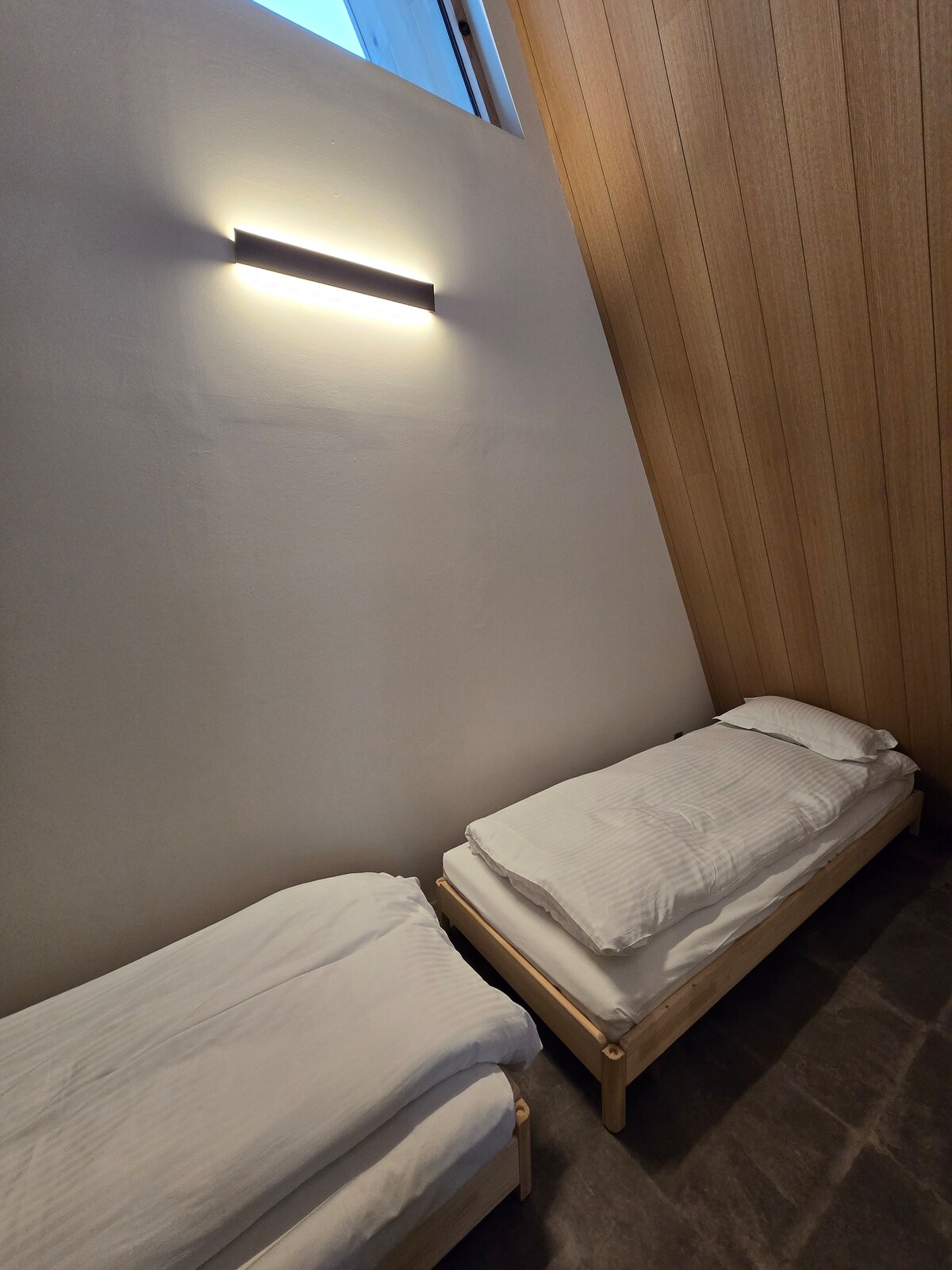 e8603edf-0d19-4644-9bf4-2e3da5078d92